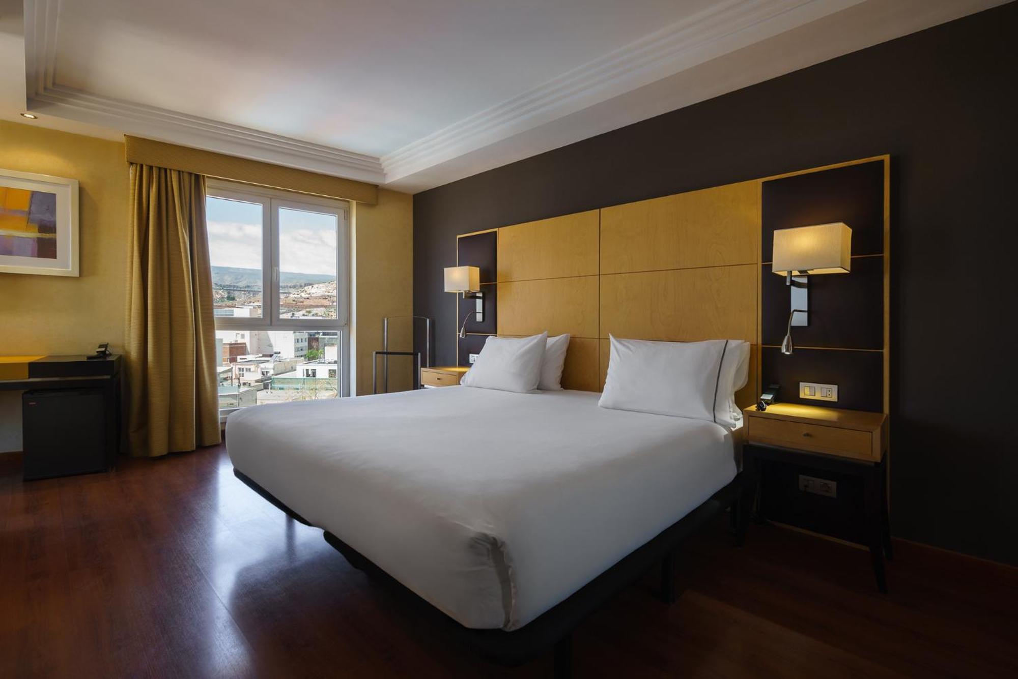 เอซี โฮเต็ล อัลเมเรีย Hotel อัลเมรีอา ภายนอก รูปภาพ